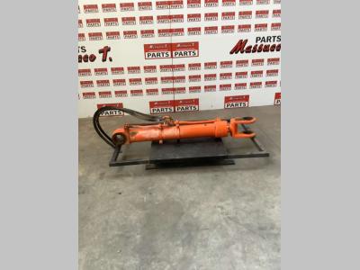 Cilndro de levantamiento para Hitachi ZW250-6 vendida por Massucco T. Srl Area Ricambi