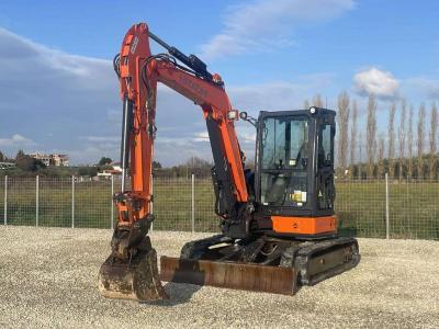 Hitachi ZX 55U-5 vendida por Zeta Macchine Srl