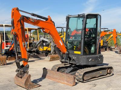 Doosan DX27z vendida por Gruppo Movimento Terra Srl