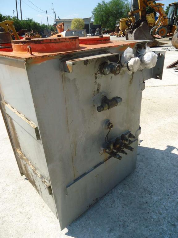 Depósito para aceite para Fiat Kobelco 235 Foto 3