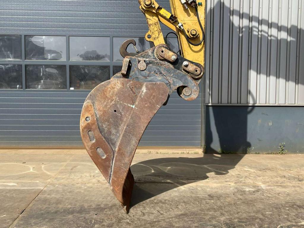 Caterpillar 328D Foto 10