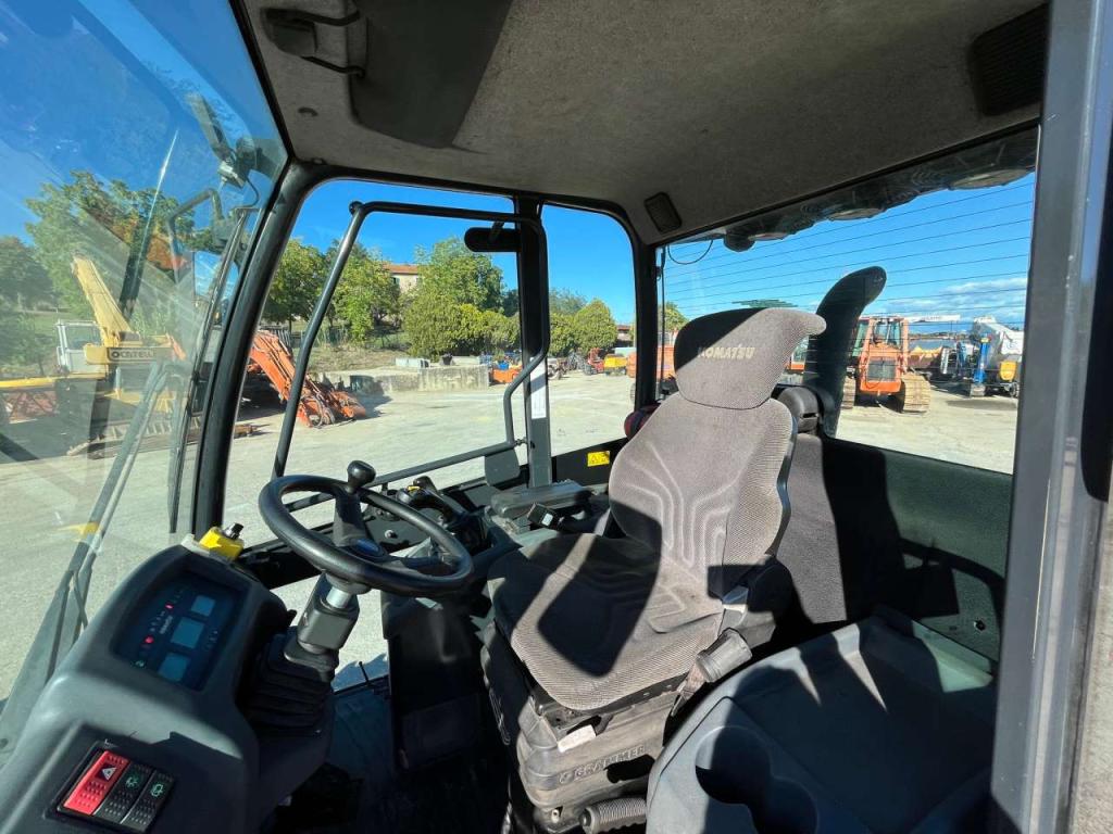 Komatsu WA100M-7 Foto 6