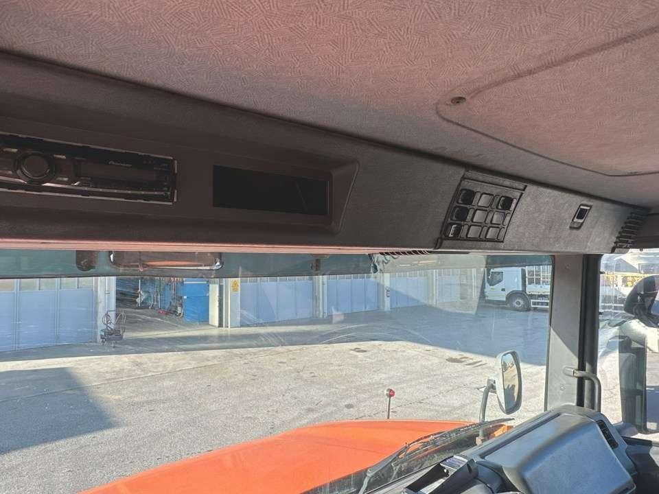 Scania T114 6x4  340CV Foto 15