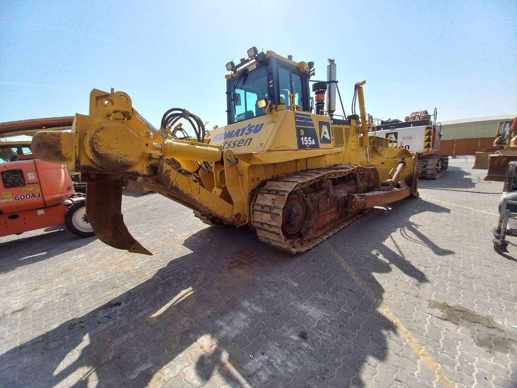 Komatsu D155A-6R (4pcs available for sale in Abu Dhabi) Foto 17