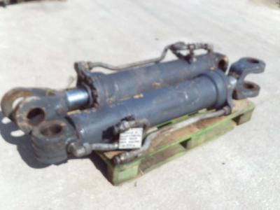 Cilndro de levantamiento para New Holland W270B vendida por OLM 90 Srl