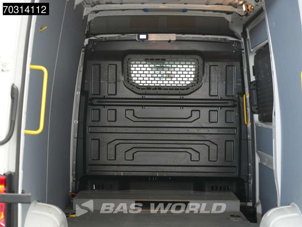 Volkswagen Crafter 140pk L3H3 Airco Cruise Camera Parkeersensoren Euro6 L2H2 Airco Cruise control Foto 10