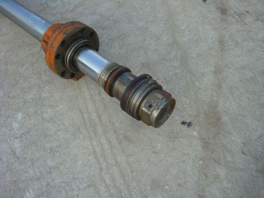 Vástago de cilindro para ESCAVATORE FH330.3 Foto 4