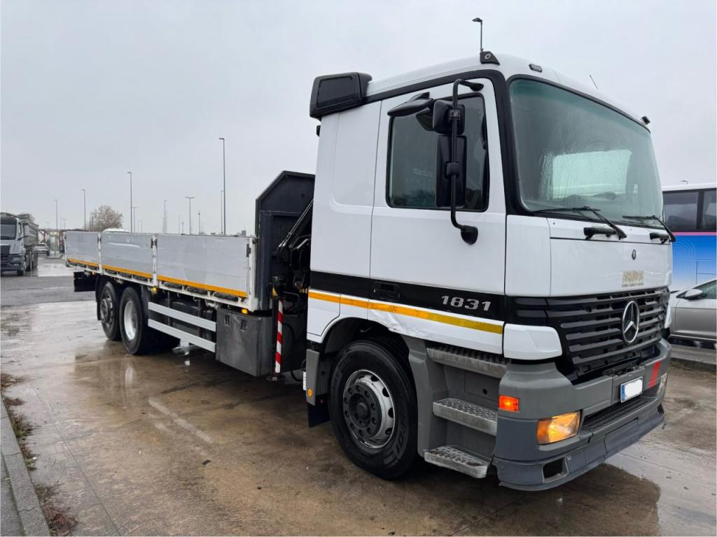 Mercedes-Benz ACTROS 1831 Foto 1