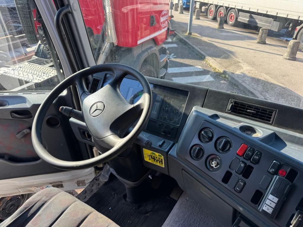 Mercedes-Benz ACTROS 1831 Foto 14