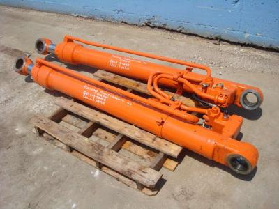 Cilndro de levantamiento para Hitachi 210, 240 vendida por OLM 90 Srl