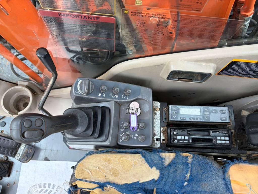 Hitachi ZX170W-3 Foto 20
