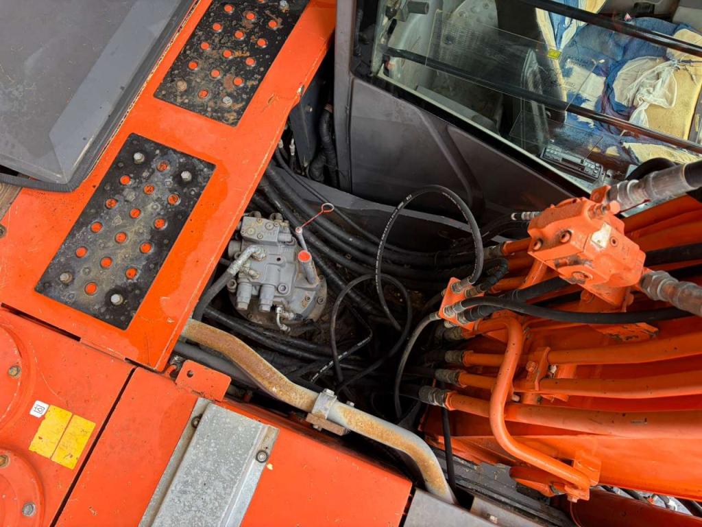 Hitachi ZX170W-3 Foto 26