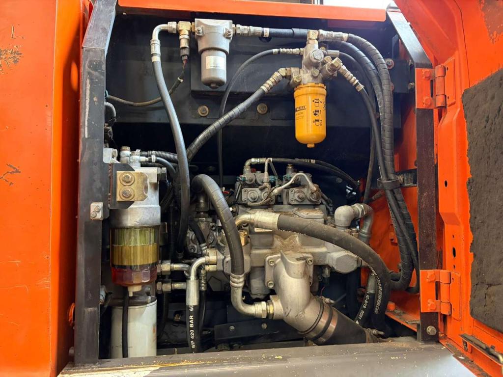 Hitachi ZX170W-3 Foto 27