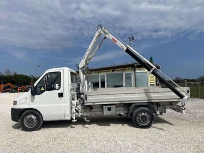 Iveco SANMARCO CON GRU vendida por Zeta Macchine Srl