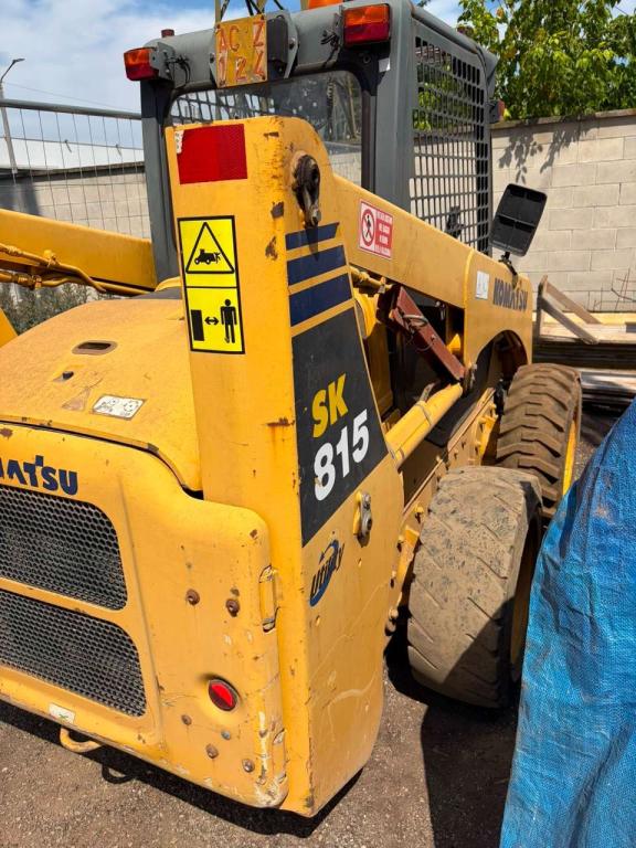 Komatsu sk815 Foto 1