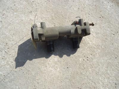 Soporte de filtro para New Holland W270B vendida por OLM 90 Srl