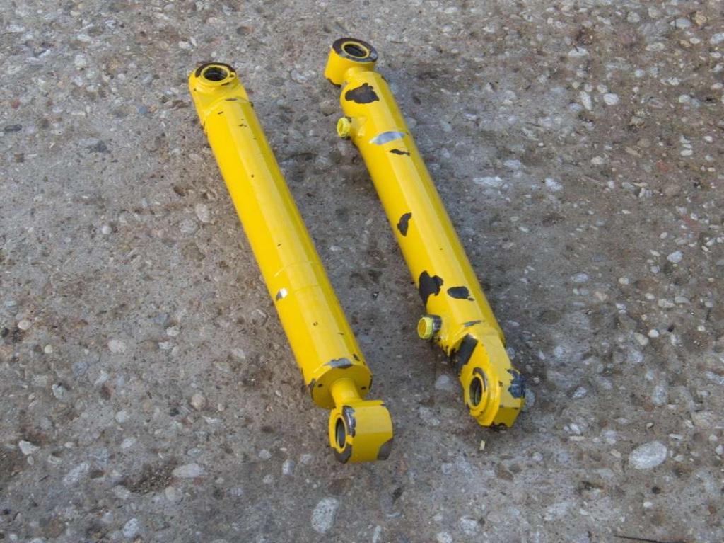 Komatsu Ricambi Vari Foto 4