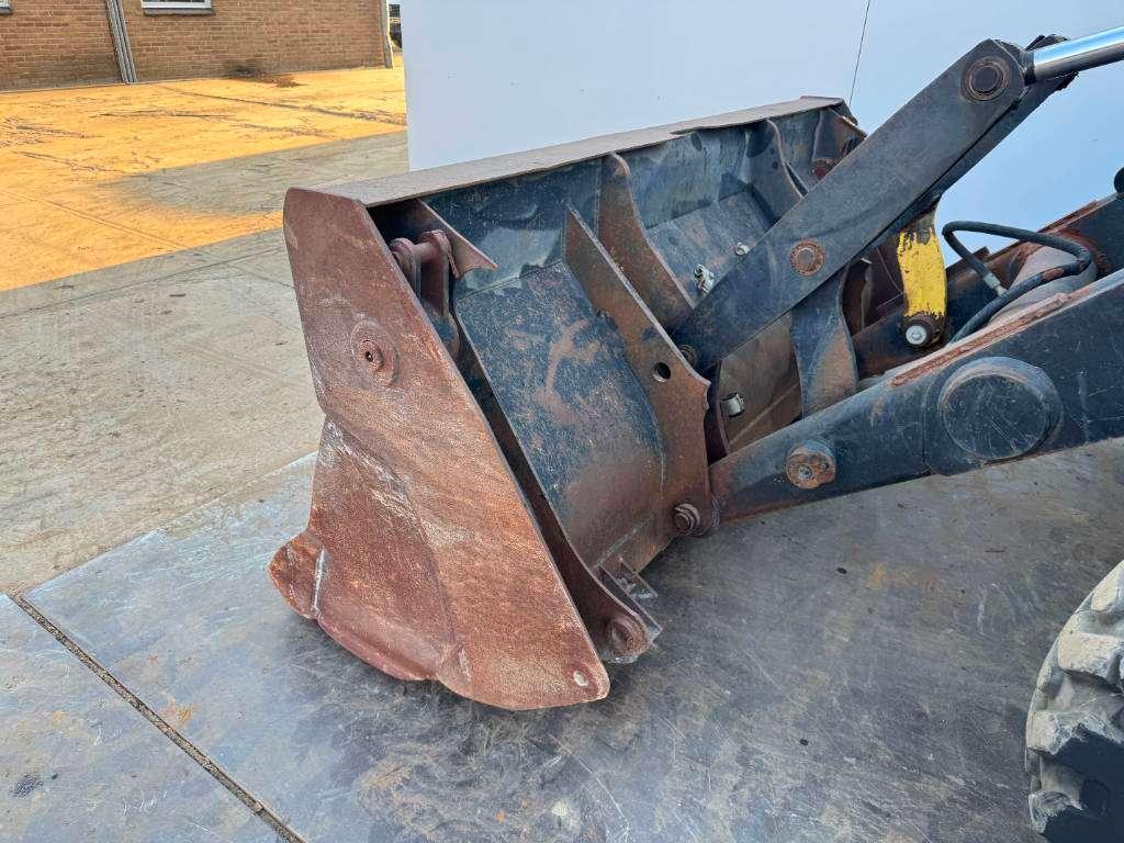 Caterpillar 432D - Telescopic Boom / Hammer Lines Foto 14