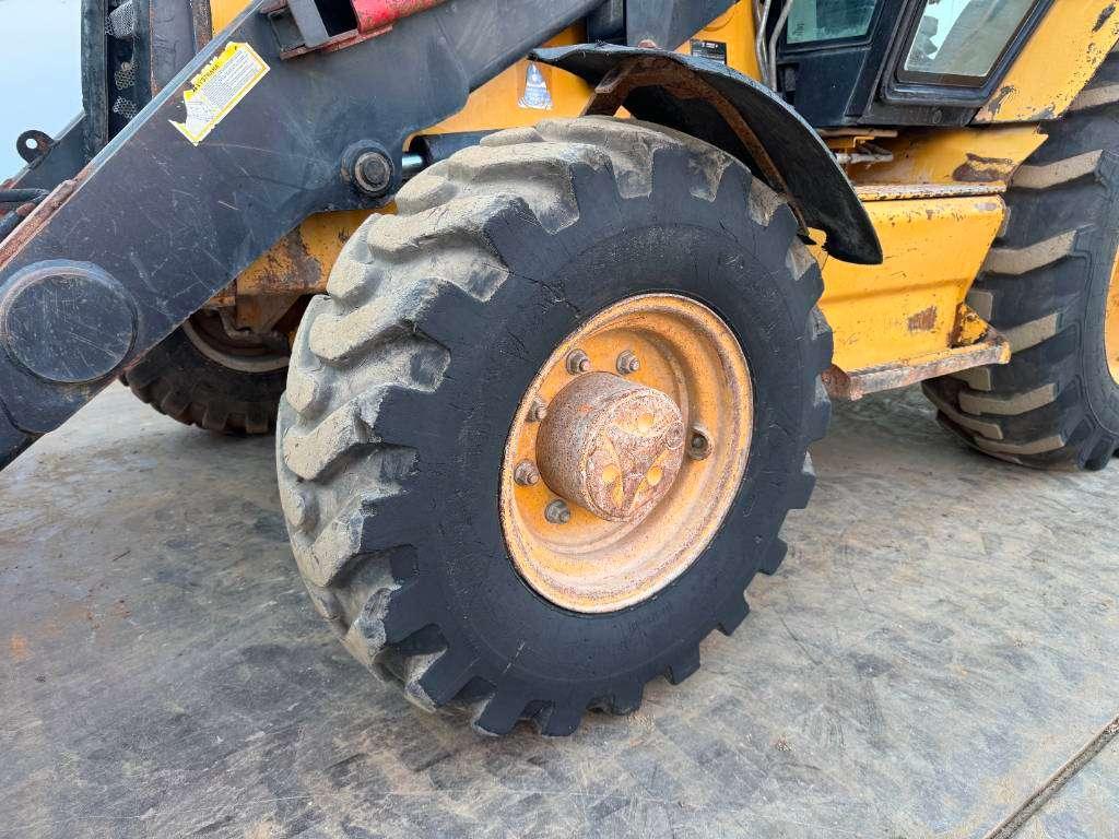 Caterpillar 432D - Telescopic Boom / Hammer Lines Foto 27