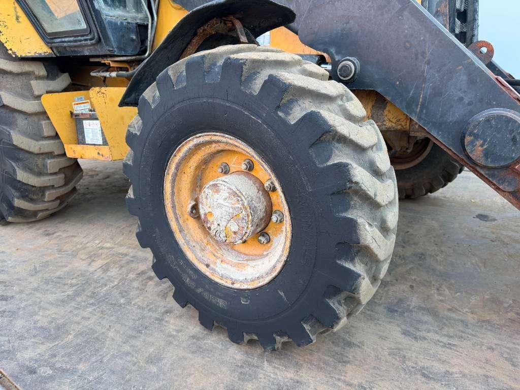 Caterpillar 432D - Telescopic Boom / Hammer Lines Foto 30