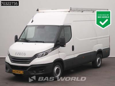 Iveco Daily 35S18 3.0L Automaat L2H2 ACC LED Airco Cruise Imperiaal Camera Euro6 L2 A/C Cruise control vendida por BAS World B.V.