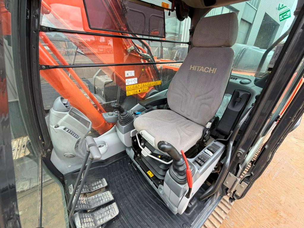 Hitachi ZX210LC-6 Foto 21