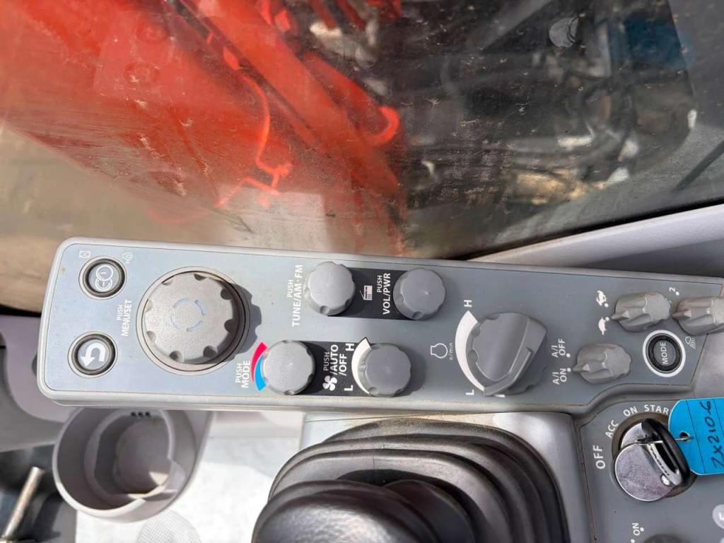 Hitachi ZX210LC-6 Foto 26