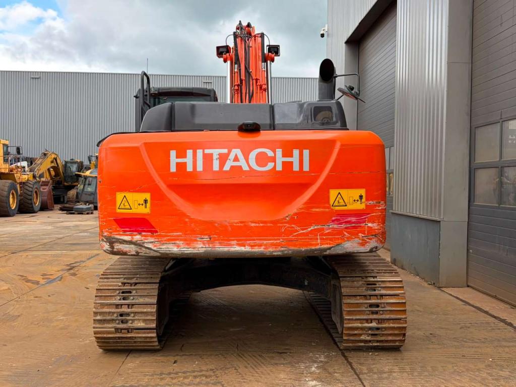 Hitachi ZX210LC-6 Foto 4