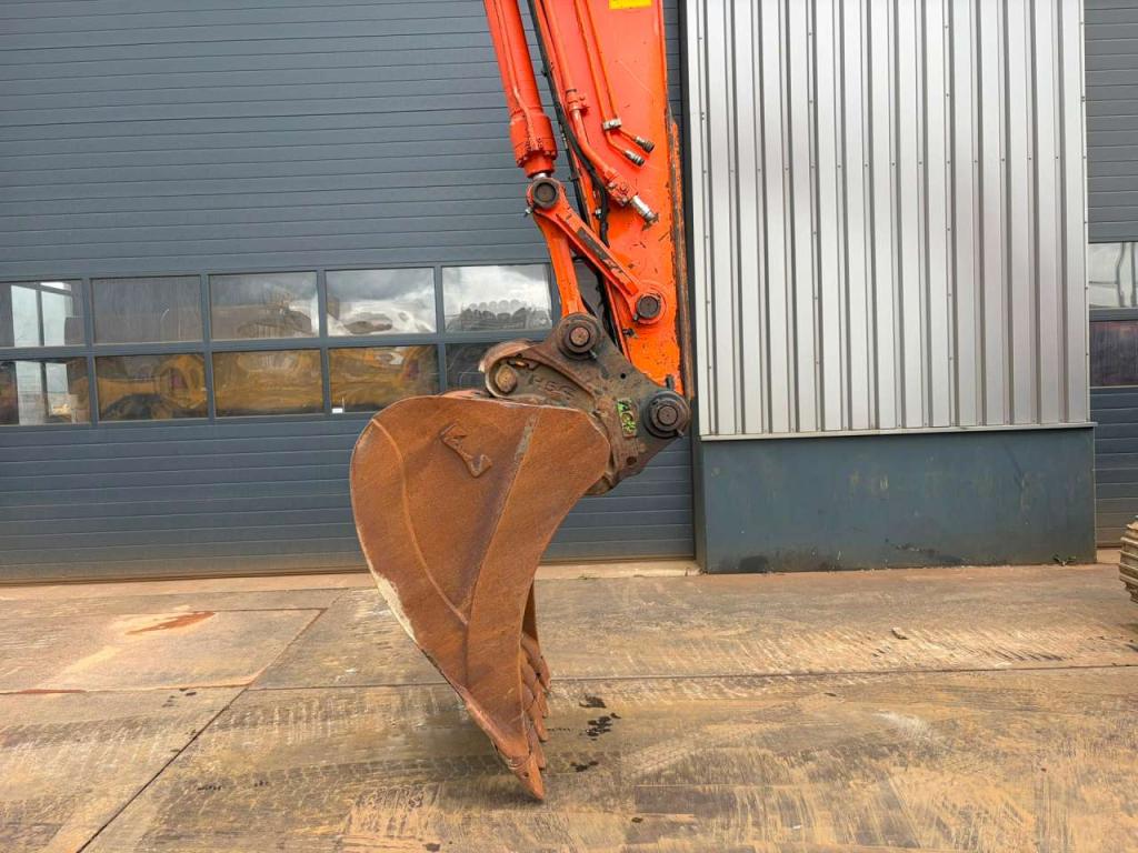 Hitachi ZX210LC-6 Foto 9