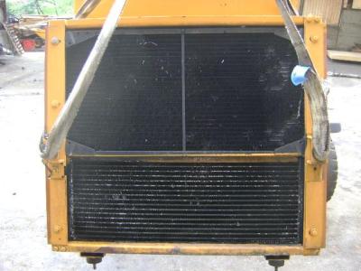 Radiador de aceite y agua para Liebherr 902 vendida por PRV Ricambi Srl