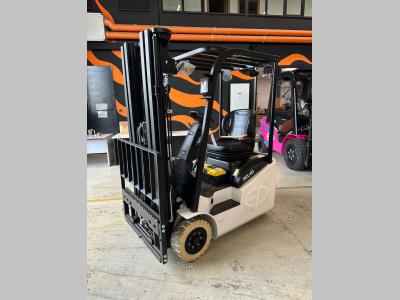 EP Equipment TCL101 vendida por Uni.Trucks Srl