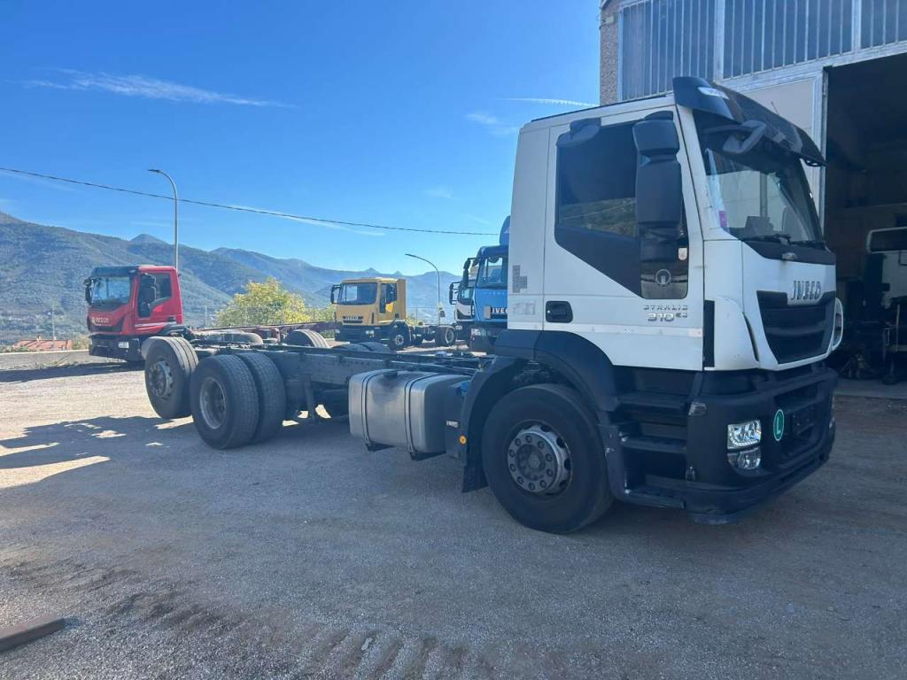 Iveco STRALIS HI-STREET 260S31 Foto 5