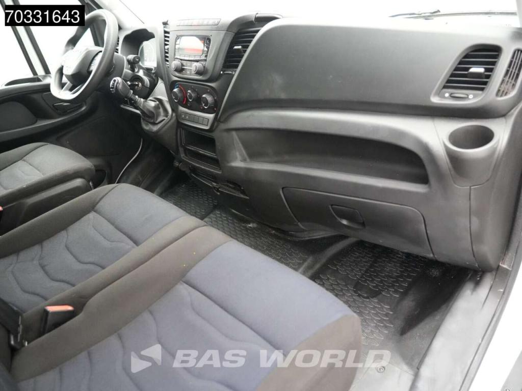 Iveco Daily 35S14 L2H2 Airco Cruise 3500kg trekgewicht 3520L Airco Cruise control Foto 12