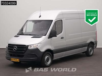 Mercedes-Benz Sprinter 215 CDI Automaat 150pk L2H2 MBUX Camera Airco Parkeersensoren CarPlay Euro6 L2 A/C vendida por BAS World B.V.