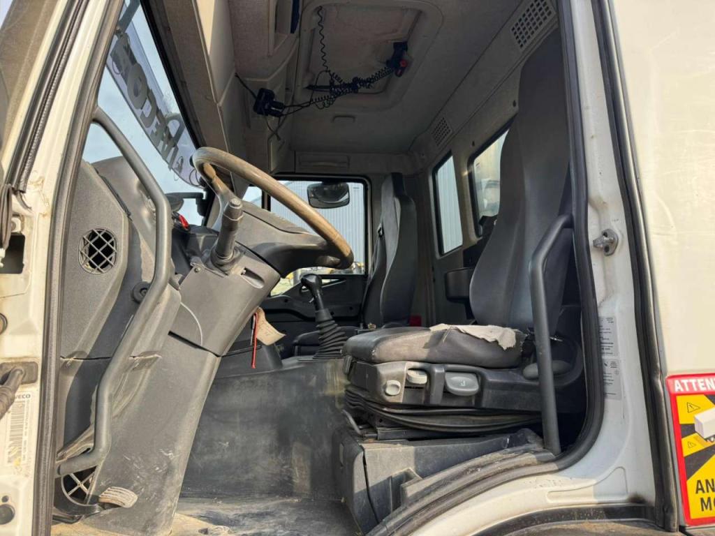 Iveco Trakker 410 6x4 Kipper Foto 17