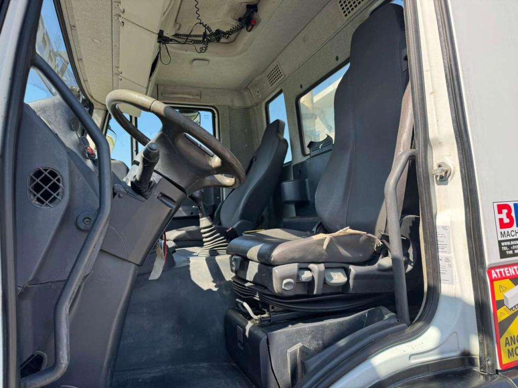 Iveco Trakker 410 6x4 Kipper Foto 29