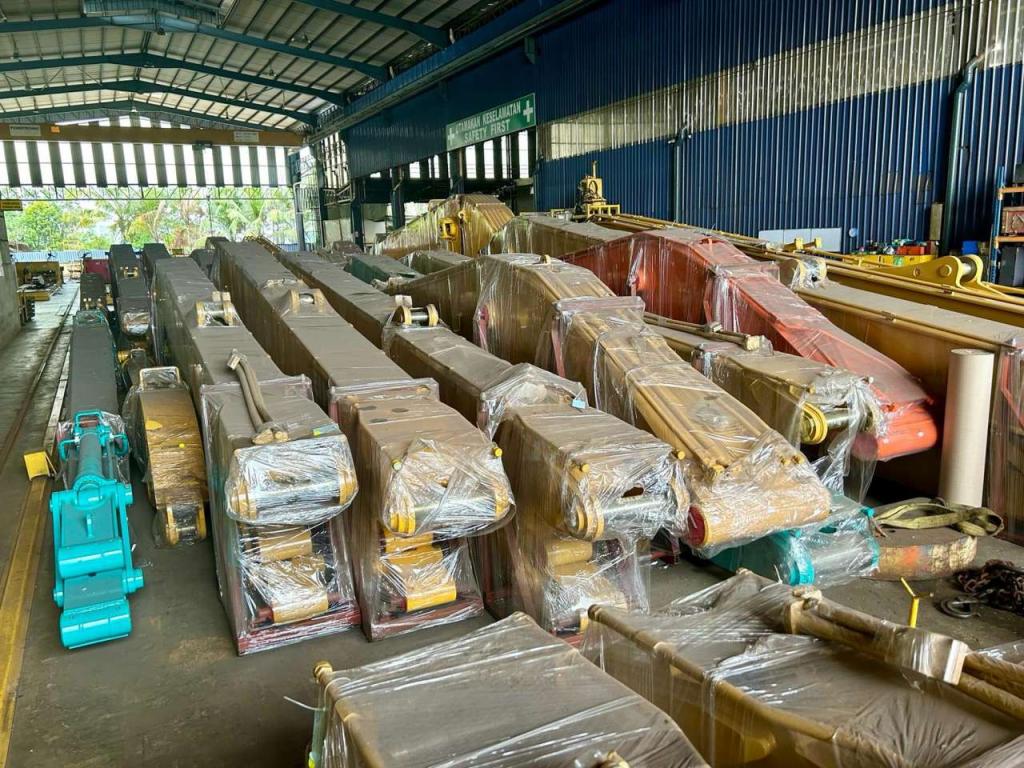 Hyundai long reach boom Foto 3