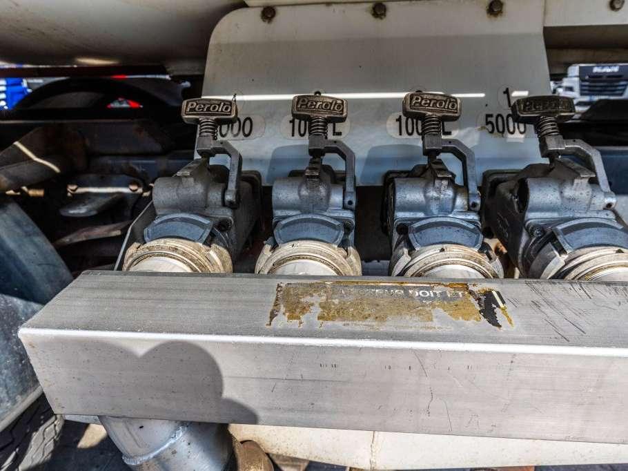 Renault PREMIUM 270 + MAGYAR 14000L+4COMP Foto 9