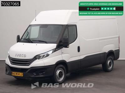 Iveco Daily 35S18 3.0L Automaat 180PK 3,5t Trekhaak L2H2 LED Navi Airco Cruise Camera Euro6 L2 Airco Trek vendida por BAS World B.V.