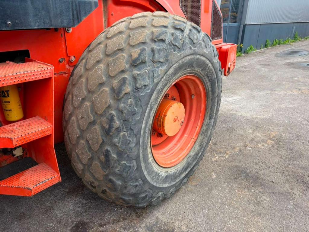 Caterpillar CS74 Foto 14