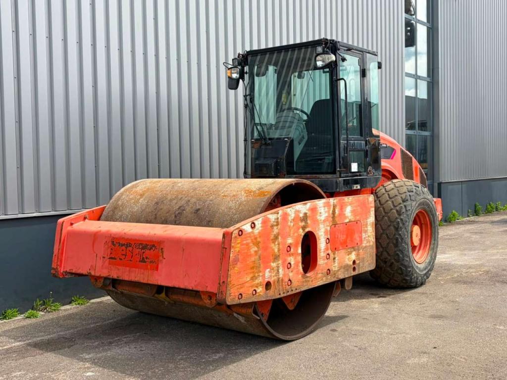Caterpillar CS74 Foto 2