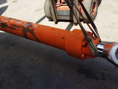 Pistón de rotación de la cuchara para Hitachi EX 800 vendida por PRV Ricambi Srl