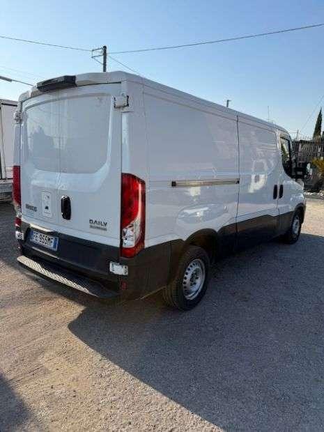 Iveco daily 35S11 Foto 2