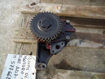 Bomba de aceite del motor para Fiat AD7 - FL8 - CODICE 577668 vendida por OLM 90 Srl
