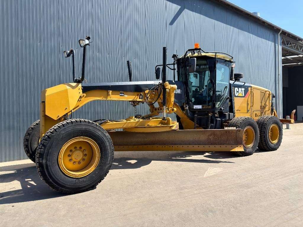 Caterpillar 140M2 Foto 1