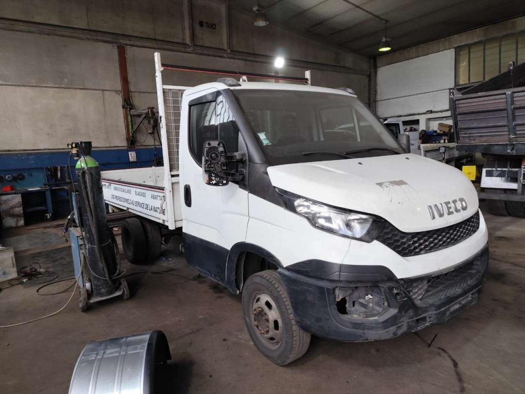Iveco DAILY 35C13 Foto 16