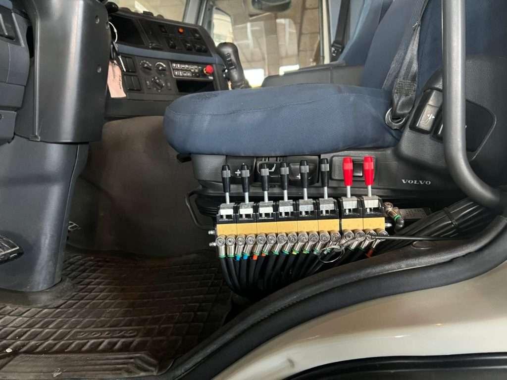 Volvo FM480 SCARRABILE 8X4 Foto 12