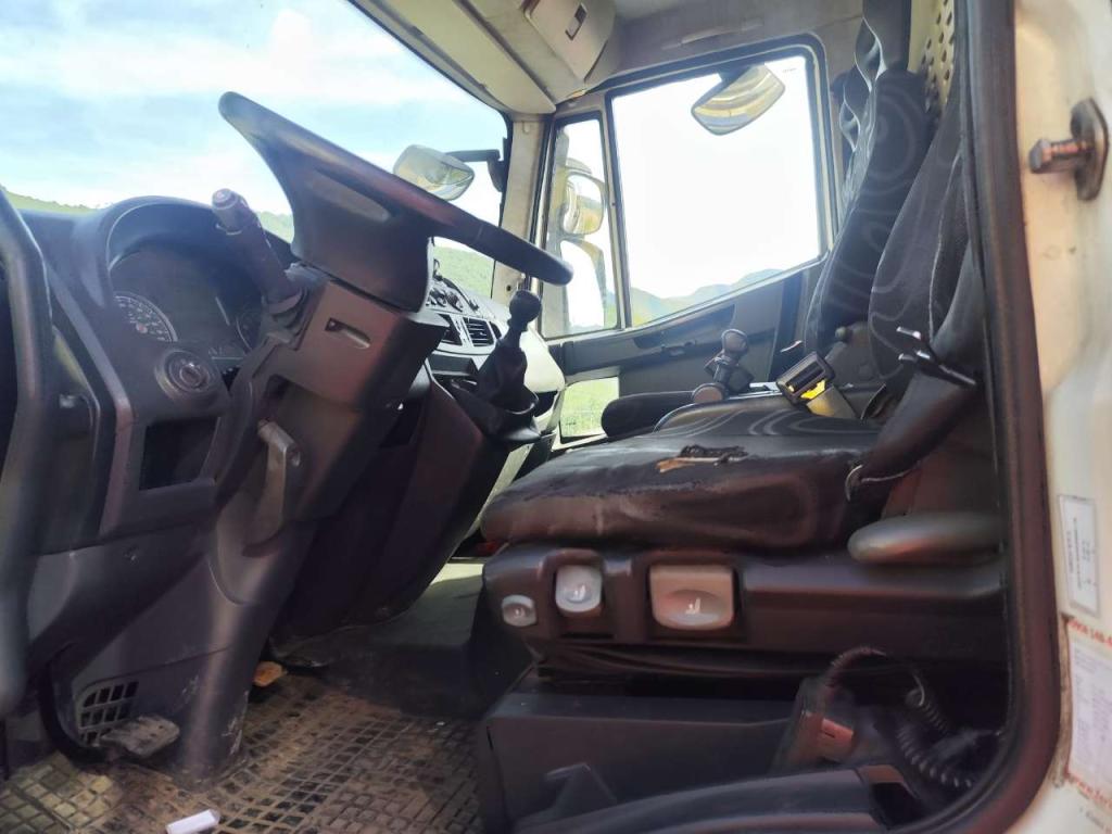 Iveco EUROCARGO 150E22P Foto 10