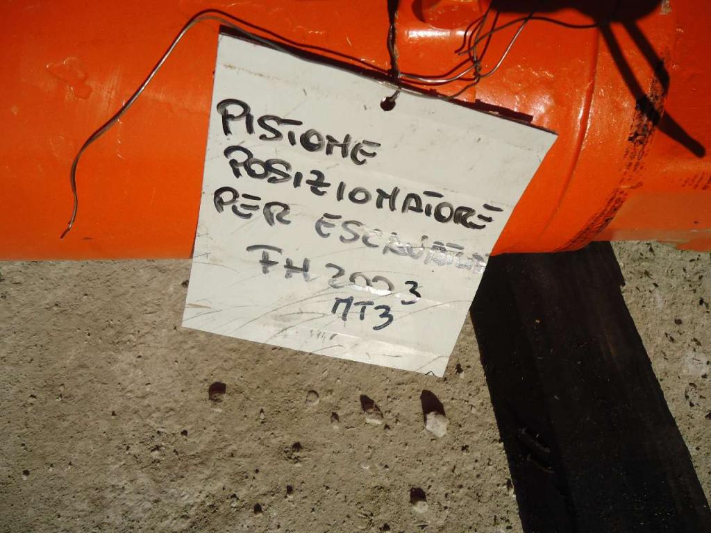 Piston posicionador para Fiat Hitachi FH200.3 MT.3 Foto 3