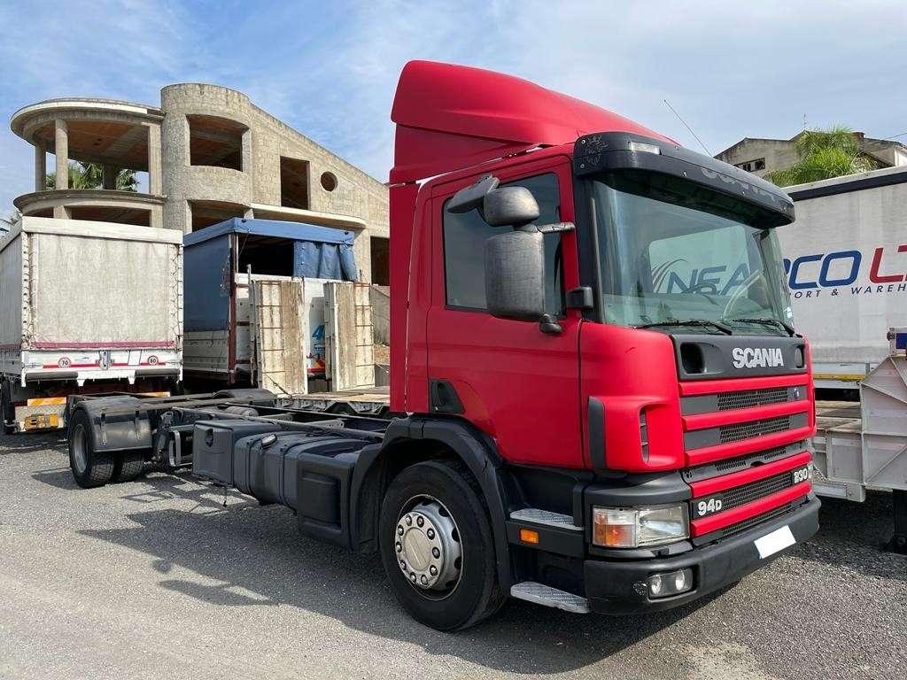 Scania 94DB 230 Foto 1
